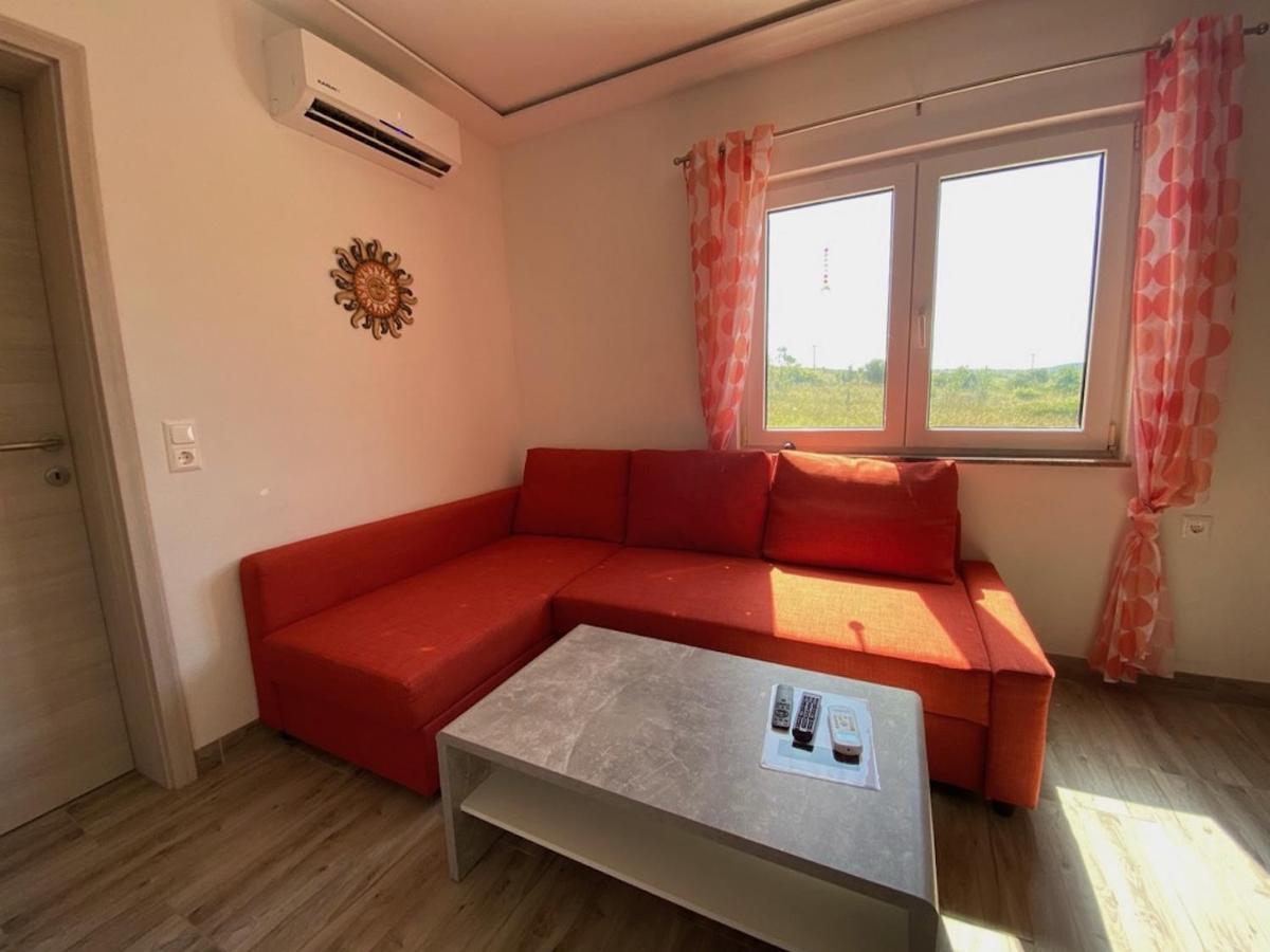 Villa Sabina - Apartments Kroatien Ražanac Екстериор снимка
