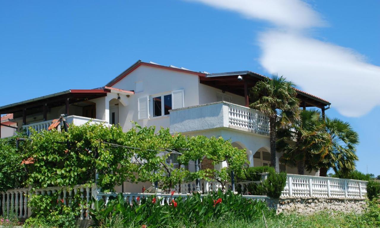 Villa Sabina - Apartments Kroatien Ražanac Екстериор снимка