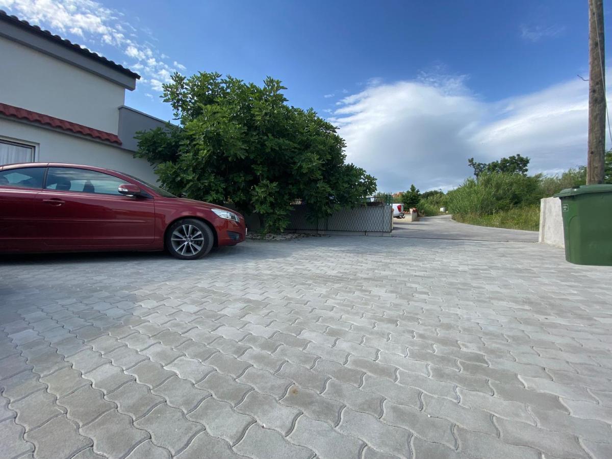 Villa Sabina - Apartments Kroatien Ražanac Екстериор снимка