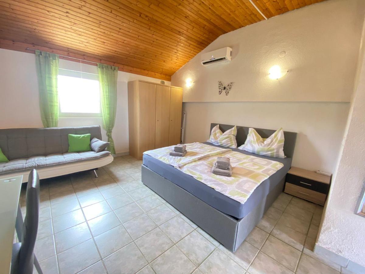 Villa Sabina - Apartments Kroatien Ražanac Екстериор снимка